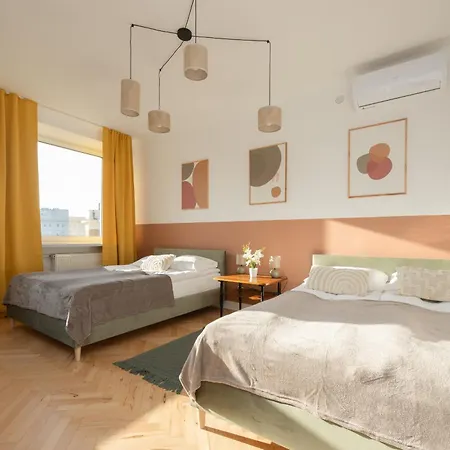 For 6 People Near Royal Baths Park By Renters Prestige *