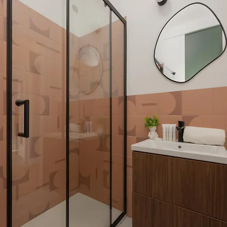 For 6 People Near Royal Baths Park By Renters Prestige