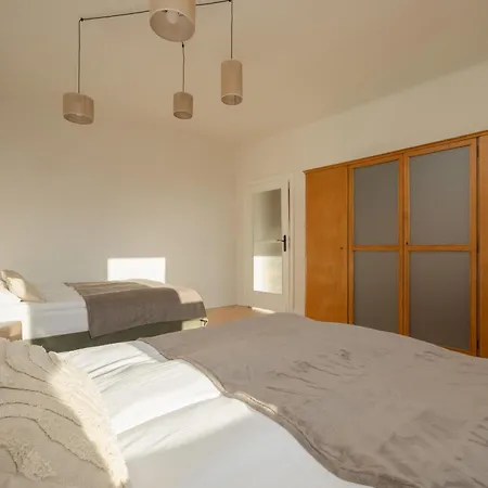 公寓 For 6 People Near Royal Baths Park By Renters Prestige *