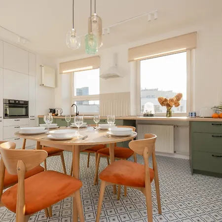 For 6 People Near Royal Baths Park By Renters Prestige 公寓 华沙