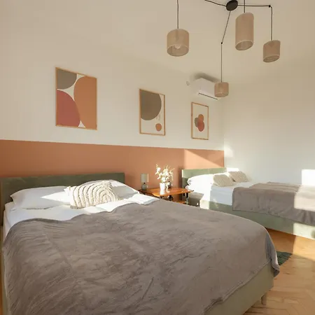 For 6 People Near Royal Baths Park By Renters Prestige 아파트 바르샤바