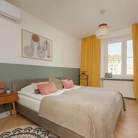 아파트 For 6 People Near Royal Baths Park By Renters Prestige *