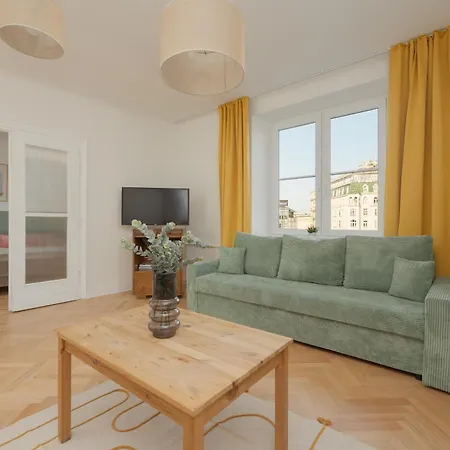 아파트 For 6 People Near Royal Baths Park By Renters Prestige