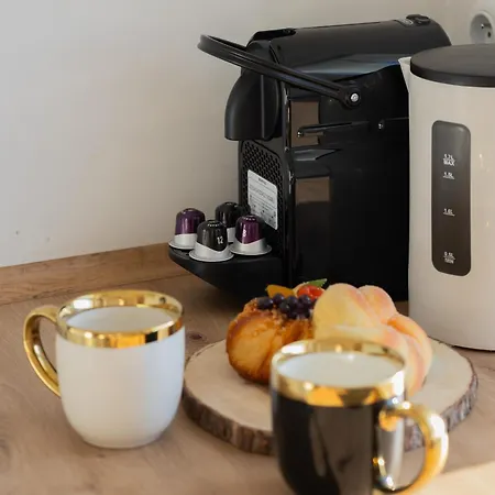 For 6 People Near Royal Baths Park By Renters Prestige *