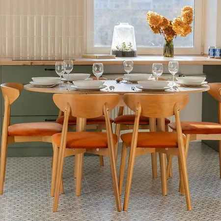 For 6 People Near Royal Baths Park By Renters Prestige